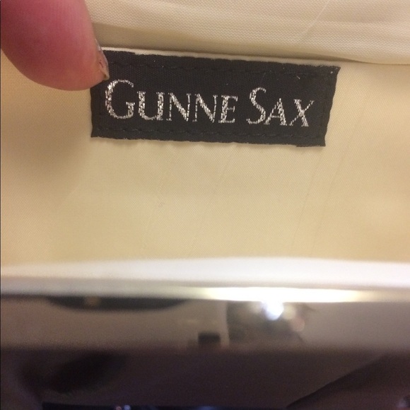 💥GUNNE SAX by jessica mc clintock pleated clutch - Picture 5 of 5